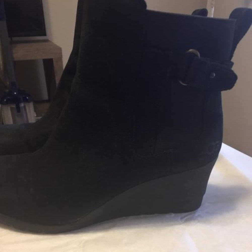 UGG Boots in Like New Condition